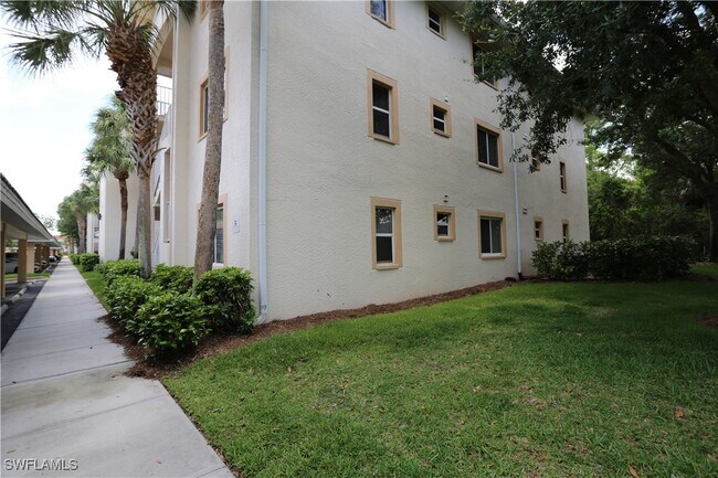 property at 7811 Regal Heron Cir