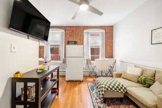 11 Unity St, Unit 3 in Boston, MA - Foto de edificio - Building Photo