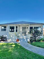 2401 Oak St, Unit Front in Santa Monica, CA - Building Photo
