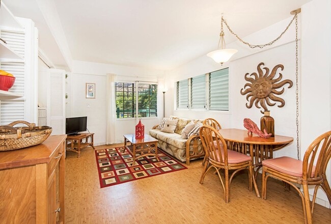 property at 2957 Kalakaua Ave