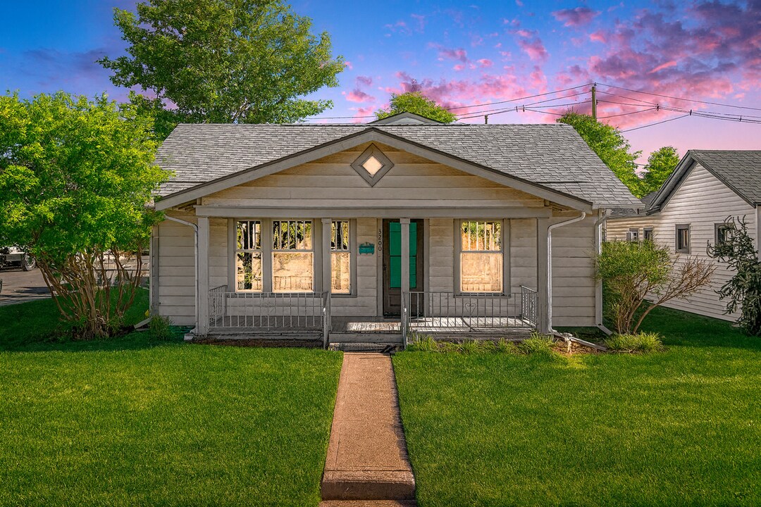 3200 S Bannock St in Englewood, CO - Building Photo