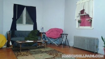 40 Hillside St in Boston, MA - Building Photo