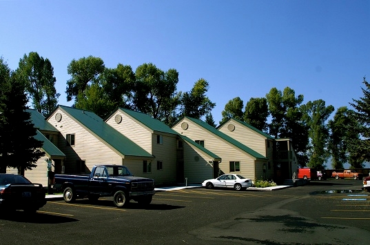 Aspen Creek Apartments in Jackson, WY - Building Photo