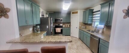 208 Chisos Oak Dr in Laredo, TX - Building Photo - Building Photo