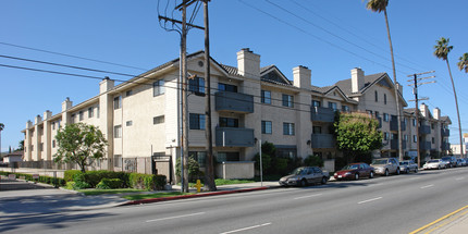 Fairmont Apartments in Van Nuys, CA - Building Photo - Building Photo