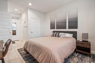 316 Jensen Dr in Houston, TX - Building Photo - Building Photo