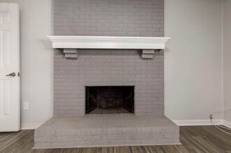 6715 Six Mile Ln in Louisville, KY - Building Photo - Building Photo