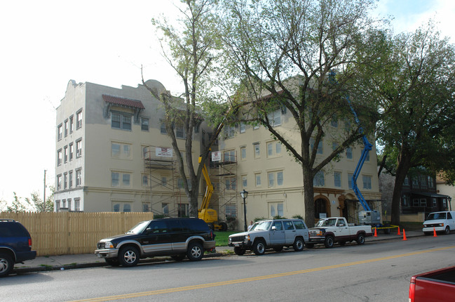 Hanscom Apartments in Omaha, NE - Building Photo - Building Photo