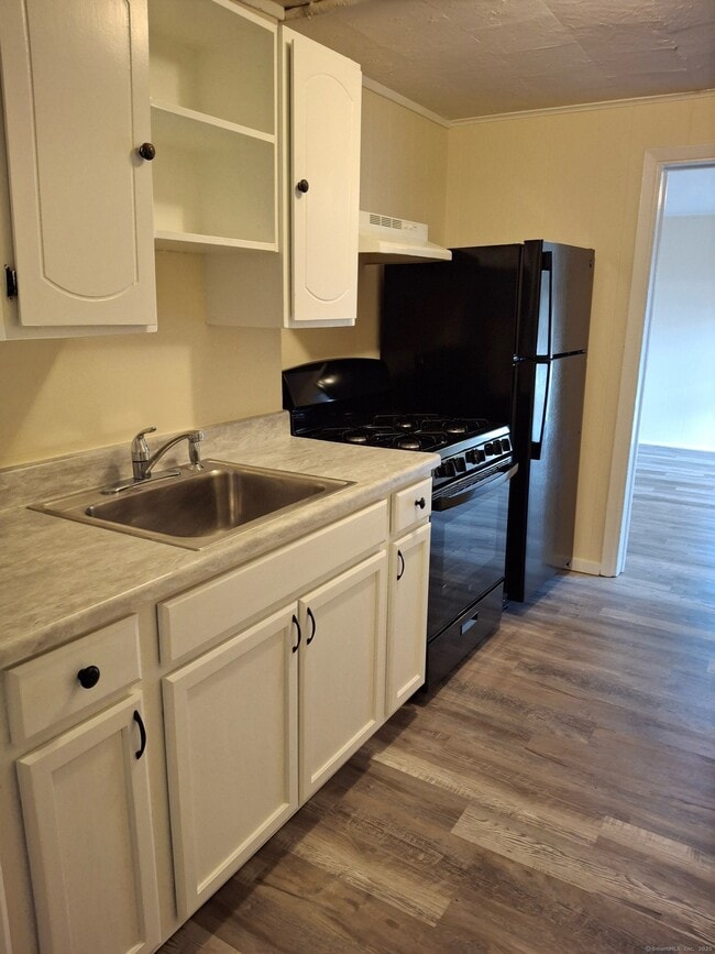 4 Division St in Danbury, CT - Building Photo - Building Photo