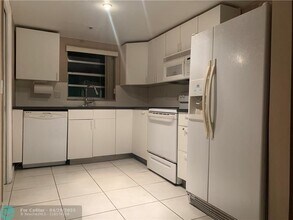 9470 Live Oak Pl in Davie, FL - Building Photo - Building Photo