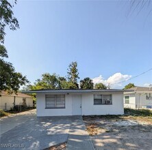 3135 Blount St in Ft. Myers, FL - Foto de edificio - Building Photo