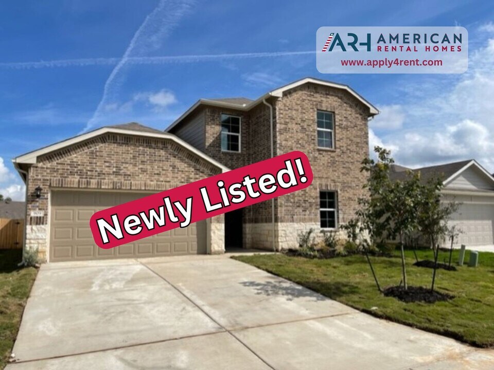 909 Armadillo Dr in Seguin, TX - Building Photo
