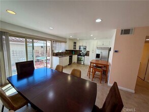 6855 Valley Circle Blvd in Los Angeles, CA - Building Photo - Building Photo