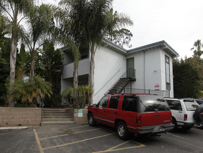 1520 Eucalyptus Hill Rd in Santa Barbara, CA - Building Photo - Building Photo