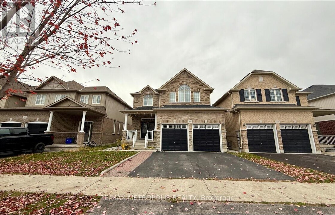 1418 Gord Vinson Ave in Courtice, ON - Building Photo
