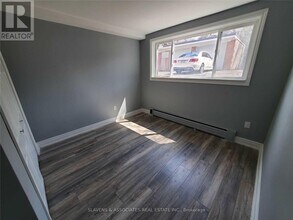 19 Charlemagne Dr in Toronto, ON - Building Photo - Building Photo