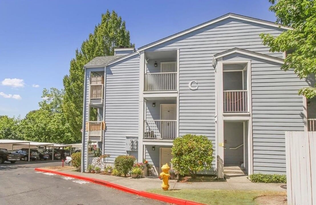 975 Aberdeen Ave NE in Renton, WA - Building Photo
