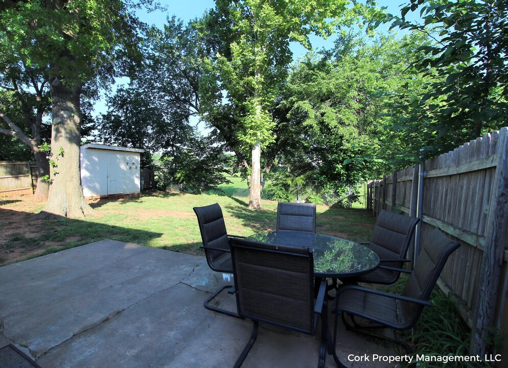 737 Red Oak Terrace in Edmond, OK - Building Photo