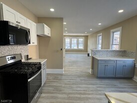 56 Smith St in Newark, NJ - Building Photo