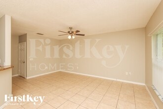 150 Empress Ave, Unit D in Sebastian, FL - Foto de edificio - Building Photo