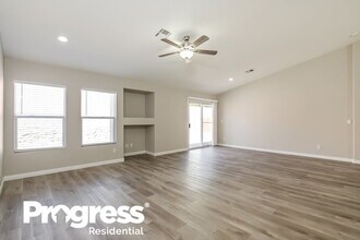 1075 Silver Star St in Henderson, NV - Building Photo - Building Photo