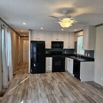 2413 Birch St in Liberty, MO - Building Photo