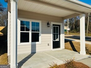 102 Crown St in Lagrange, GA - Building Photo - Building Photo