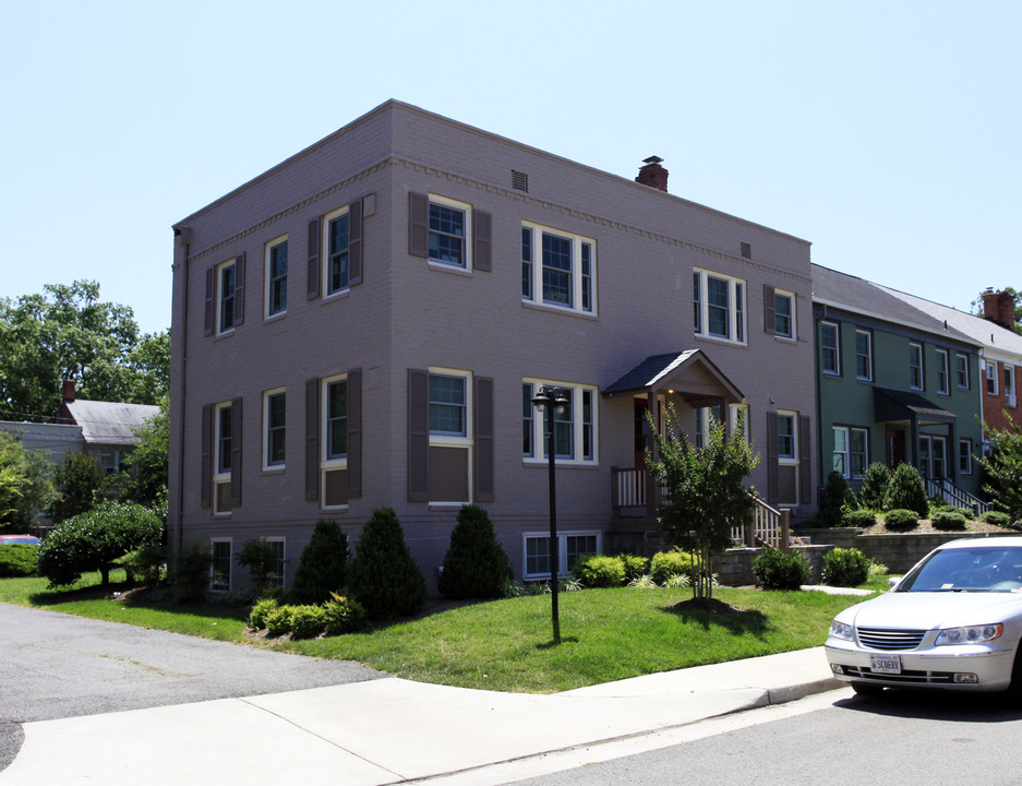 810 S Patrick St in Alexandria, VA - Foto de edificio