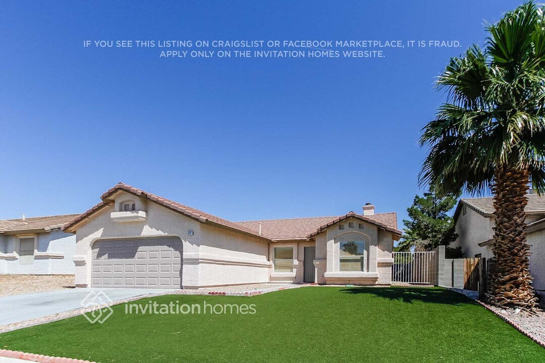 512 Calypso Dr in Henderson, NV - Building Photo
