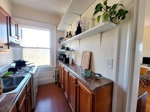 2 Ware St, Unit 509 in Cambridge, MA - Building Photo - Building Photo