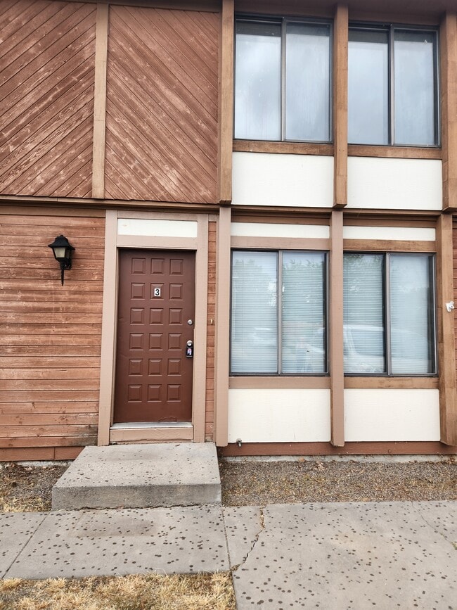 482 Tracy Dr, Unit 3