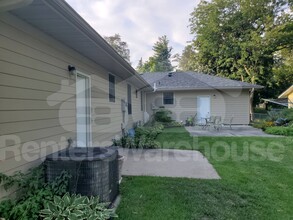 100 Marvin Ln in Northfield, MN - Building Photo - Building Photo