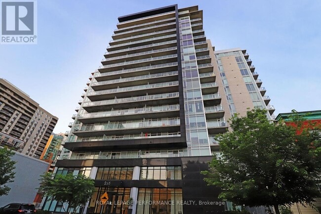 property at 255-1255 Bay St