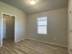 5305 Mac Rd in Tuttle, OK - Building Photo - Building Photo
