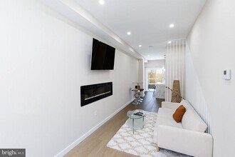 336 Oakdale Pl NW in Washington, DC - Building Photo - Building Photo