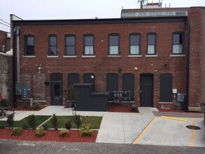 127 E Main St, Unit Kibbey Lofts in Marshalltown, IA - Foto de edificio - Building Photo