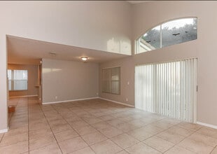 2120 N 34th Ave in Hollywood, FL - Building Photo - Building Photo