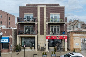 4880 N Clark St in Chicago, IL - Building Photo - Building Photo