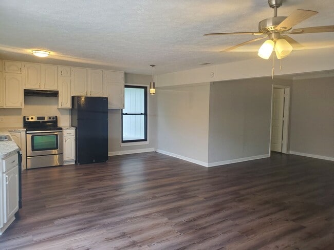 1503 Stillwood Dr in Savannah, GA - Building Photo - Building Photo
