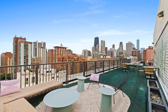 1344 N Dearborn St in Chicago, IL - Building Photo - Building Photo
