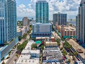 215 Central Ave in St. Petersburg, FL - Building Photo