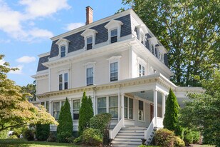 41 Arlington Ave, Unit Apt. B in Providence, RI - Building Photo