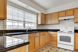 Forest Edge in Ann Arbor, MI - Building Photo