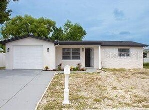 7435 San Miguel Dr in Port Richey, FL - Building Photo - Building Photo