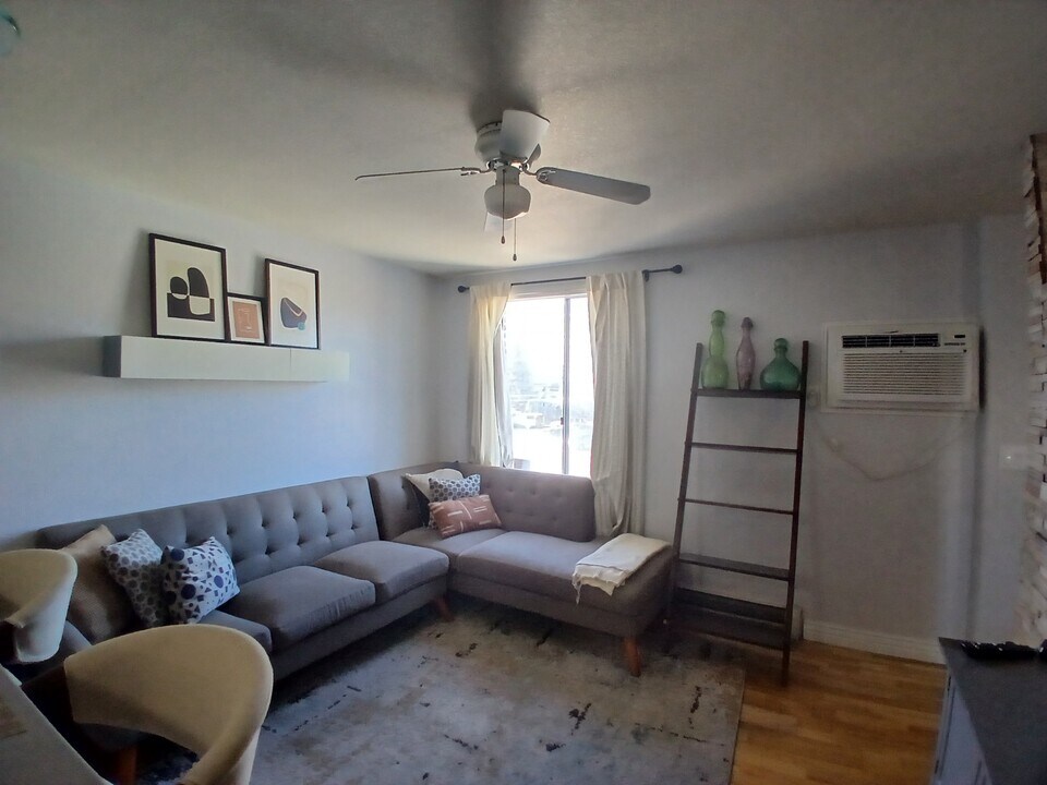 1833 N Williams St, Unit 303 in Denver, CO - Building Photo