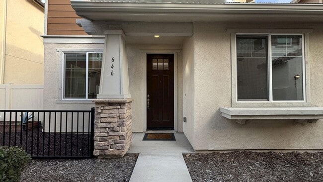 646 S Brampton Ave in Rialto, CA - Building Photo - Building Photo