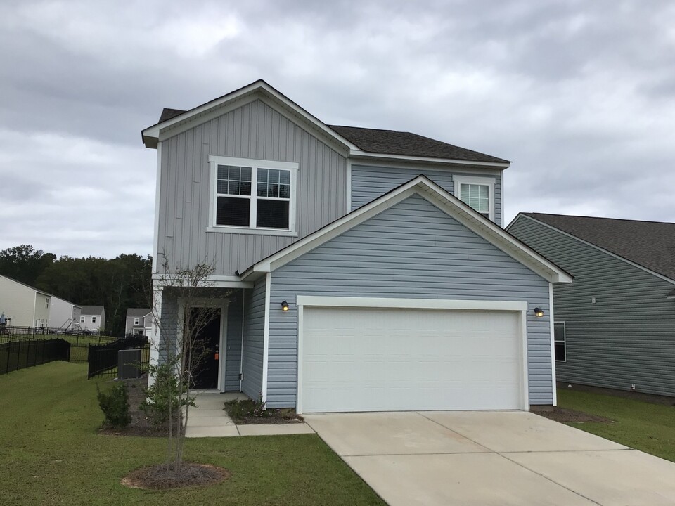 217 Orion Way in Moncks Corner, SC - Building Photo