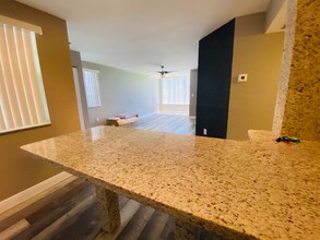 2831 N Oakland Forest Dr in Oakland Park, FL - Building Photo - Building Photo