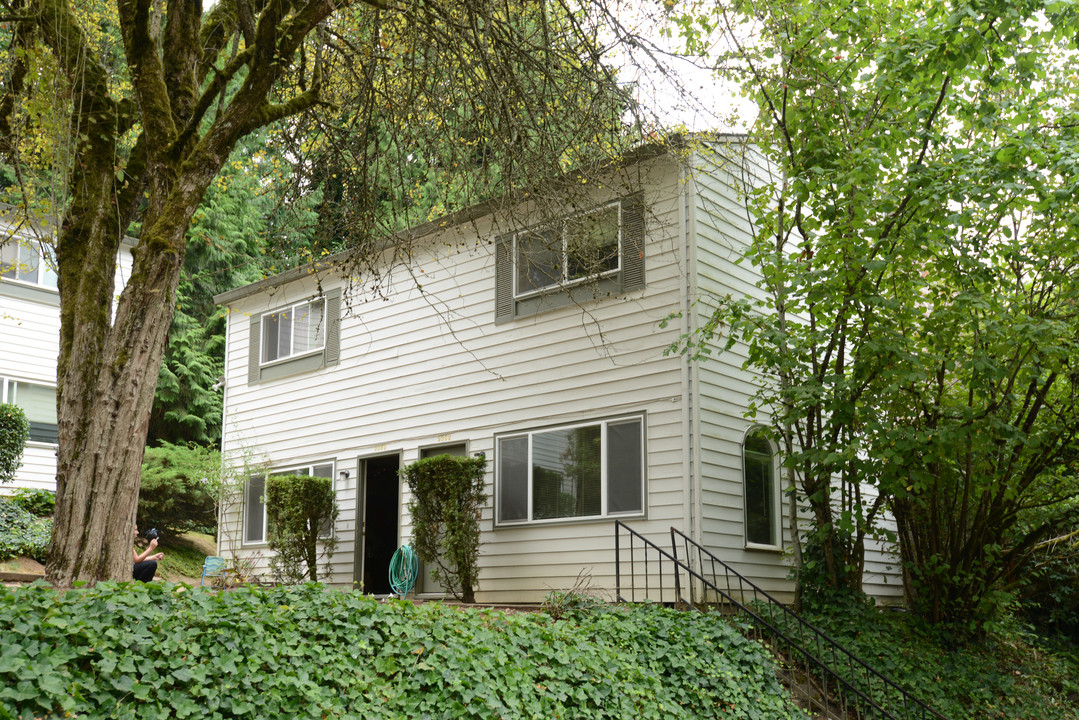 Hillside Townhouses in Portland, OR - Building Photo