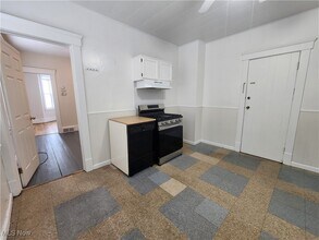 1949 Coltman Rd in Cleveland, OH - Foto de edificio - Building Photo